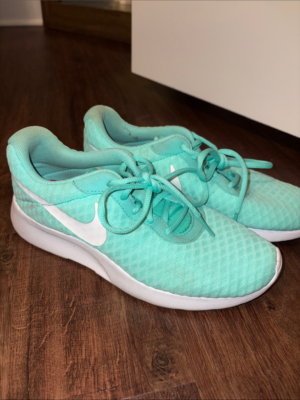 Nike Women's Mint Green Athletic Running Shoes